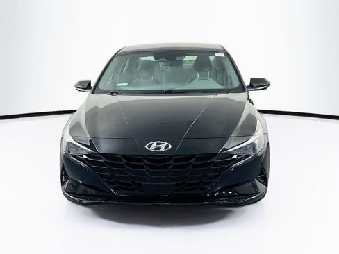 Used 2023 Hyundai Elantra SEL w/ Convenience Package FWD image 2