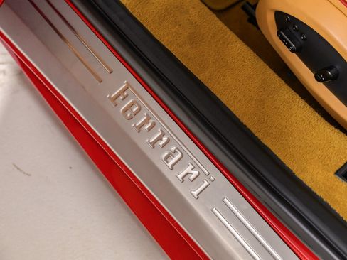 Used 2013 Ferrari 458 Spider RWD image 40