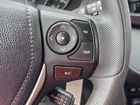 Used 2017 Toyota RAV4 LE FWD image 16
