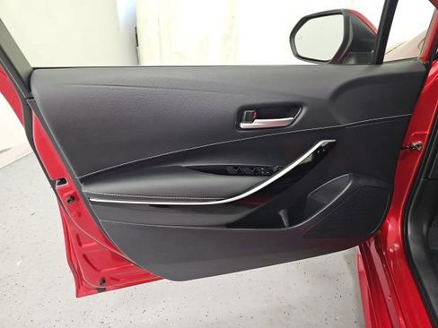 Used 2025 Toyota Corolla XSE FWD image 11
