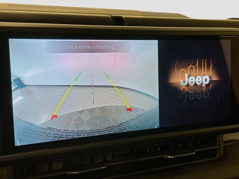 Used 2025 Jeep Wrangler Willys AWD/4WD image 22