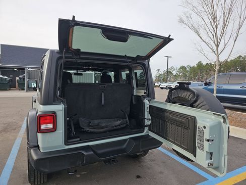 Used 2023 Jeep Wrangler Sport S image 17