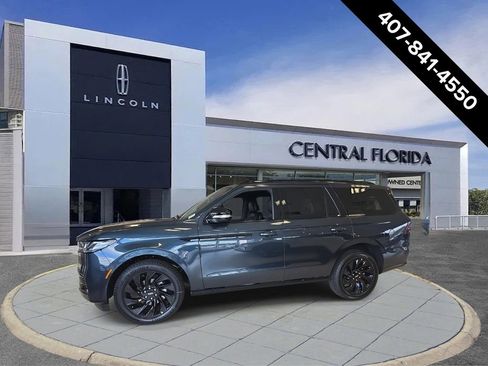 New 2026 Lincoln Navigator Reserve image 8