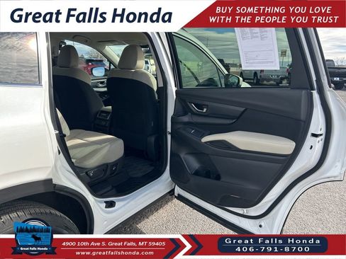 Used 2025 Subaru Ascent Premium image 25