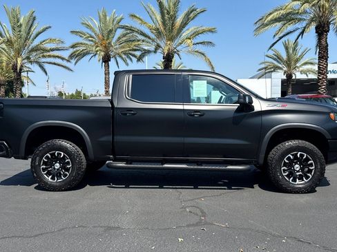 Used 2025 Chevrolet Silverado 1500 ZR2 w/ Technology Package AWD/4WD image 2