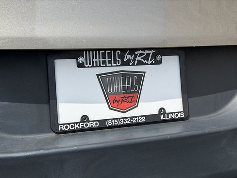 Used 2016 Jeep Cherokee Latitude w/ Cold Weather Group image 31