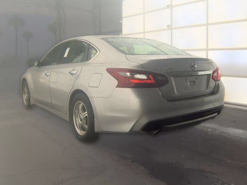 Used 2018 Nissan Altima 2.5 S w/ S Convenience Package FWD image 2