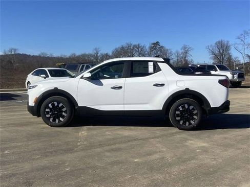 Certified 2025 Hyundai Santa Cruz SE image 3