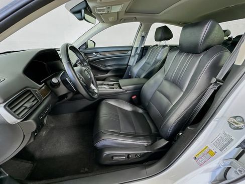 Used 2019 Honda Accord Touring image 29