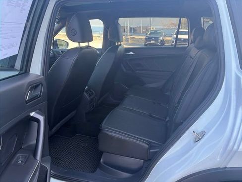 Certified 2023 Volkswagen Tiguan SE R-Line AWD/4WD image 19