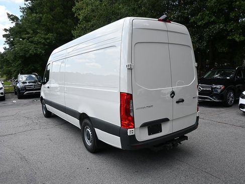 Used 2025 Mercedes-Benz Sprinter 2500 image 4