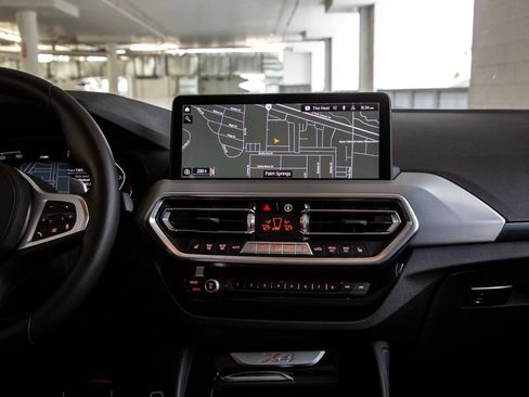 Certified 2025 BMW X4 xDrive30i image 12