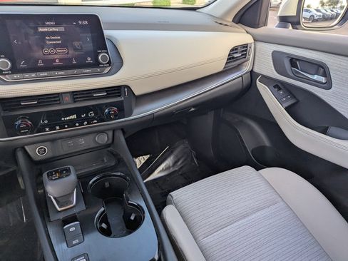 Certified 2023 Nissan Rogue SV image 19