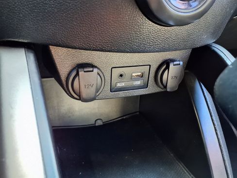 Used 2016 Hyundai Veloster Turbo FWD image 8