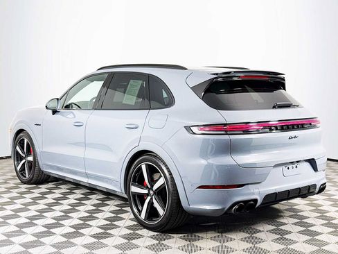Used 2025 Porsche Cayenne Turbo AWD/4WD image 7