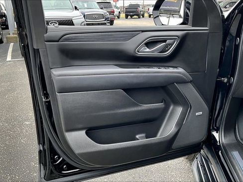 Used 2024 GMC Yukon SLT w/ SLT Luxury Package RWD image 22