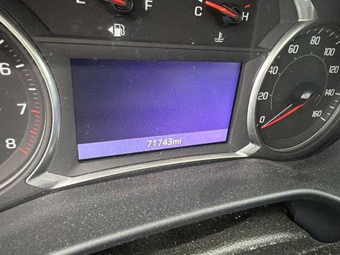 Used 2021 GMC Acadia SLE w/ Driver Convenience Package FWD image 4