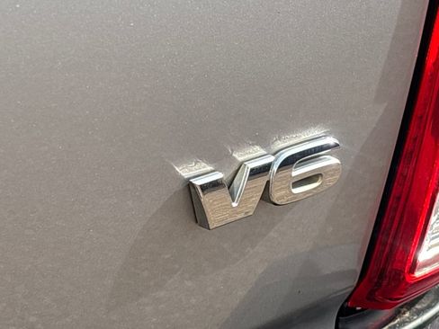 Used 2017 Toyota Tacoma SR5 image 29