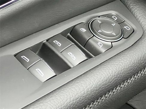 New 2025 GMC Yukon Denali w/ Denali Reserve Package image 32