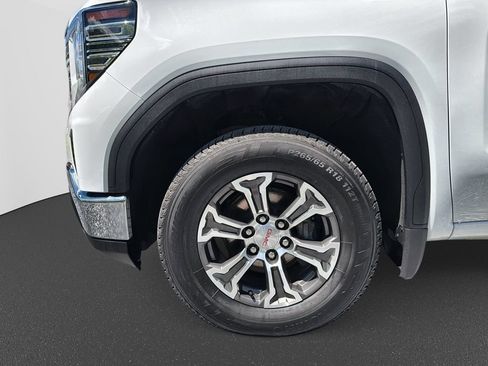 Used 2025 GMC Sierra 1500 SLT AWD/4WD image 14