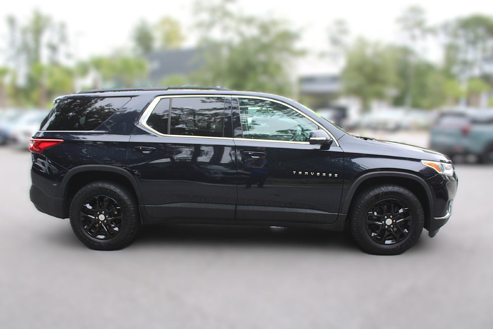 Used 2020 Chevrolet Traverse LT FWD image 14