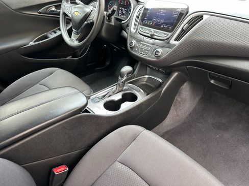 Used 2023 Chevrolet Malibu LT image 17