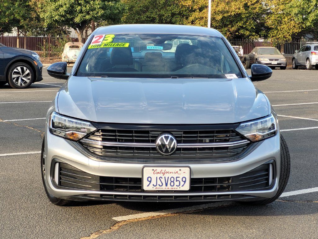 Used 2023 Volkswagen Jetta Sport FWD image 3