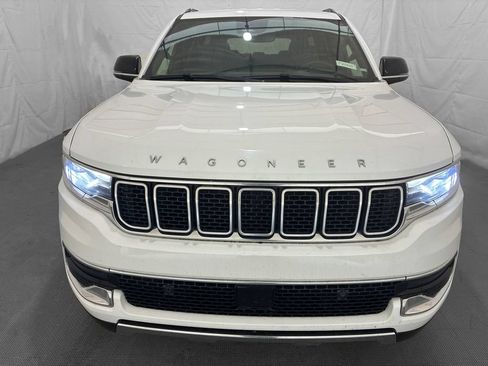 Used 2024 Jeep Wagoneer Series III AWD/4WD image 2