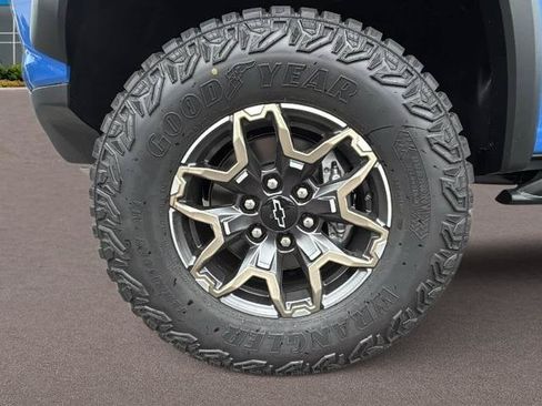 New 2026 Chevrolet Colorado ZR2 AWD/4WD image 9