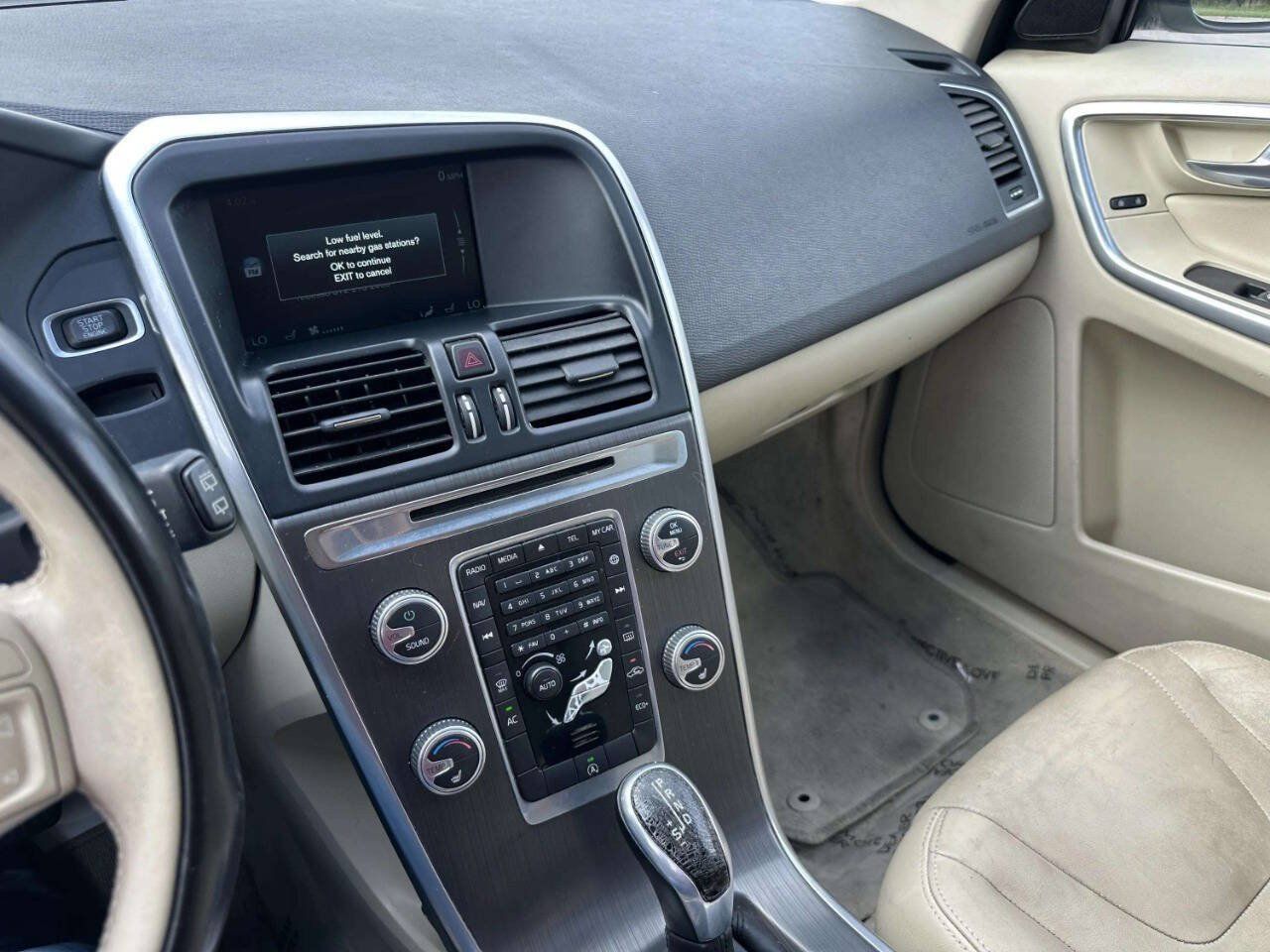 Used 2016 Volvo XC60 T5 Premier FWD image 28