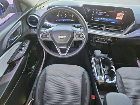Used 2024 Chevrolet Trax LT w/ Driver Confidence Package FWD image 27