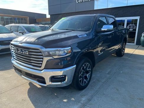 Used 2025 RAM 1500 Laramie AWD/4WD image 3
