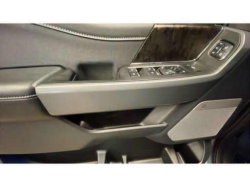 Used 2024 Ford F350 Lariat w/ Black Appearance Package image 10