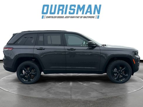 New 2025 Jeep Grand Cherokee Altitude image 7