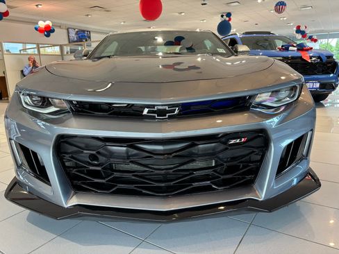 Certified 2022 Chevrolet Camaro ZL1 RWD image 5