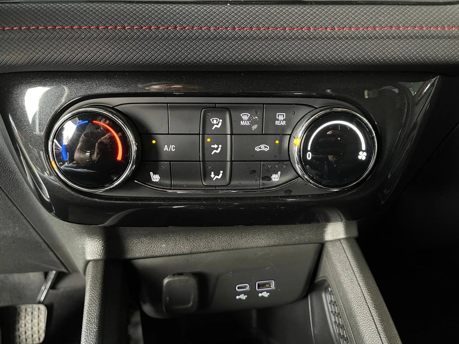 Used 2026 Chevrolet TrailBlazer RS FWD image 35