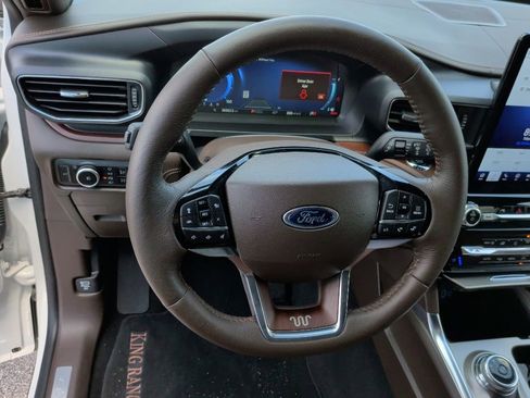Used 2024 Ford Explorer King Ranch w/ Technology Package RWD image 18