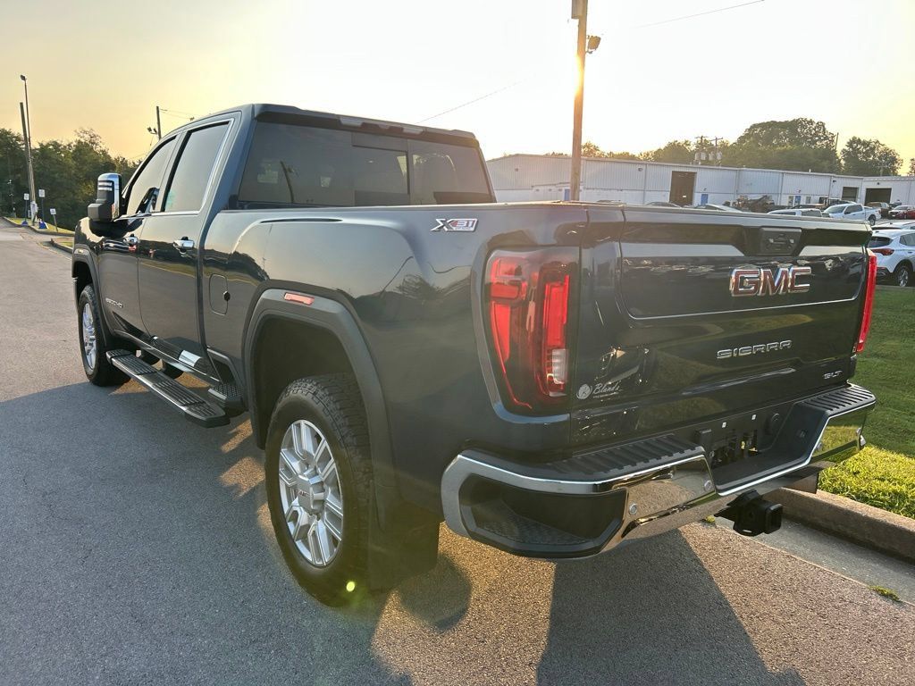 Used 2021 GMC Sierra 2500 SLT w/ SLT Premium Package AWD/4WD image 4