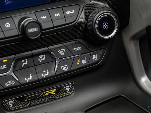Used 2015 Chevrolet Corvette Z06 w/ 3LZ Preferred Equipment Group RWD image 86