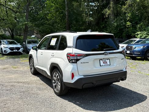 Certified 2025 Subaru Forester Touring AWD/4WD image 3