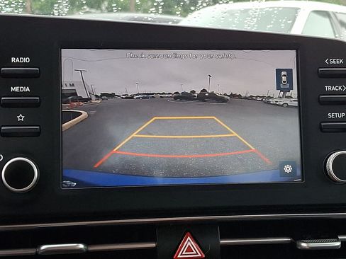 Used 2021 Hyundai Elantra SEL FWD image 19