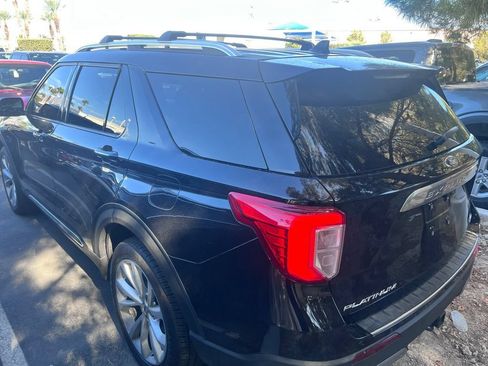 Used 2022 Ford Explorer Platinum w/ Equipment Group 601A AWD/4WD image 2