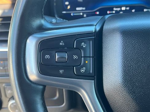 Used 2023 Chevrolet Suburban Premier image 24