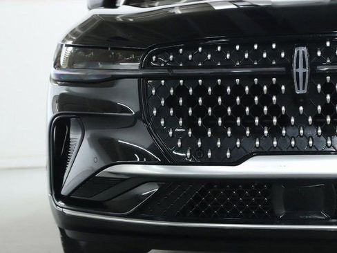 Certified 2024 Lincoln Nautilus Reserve w/ Equipment Group 202A image 7