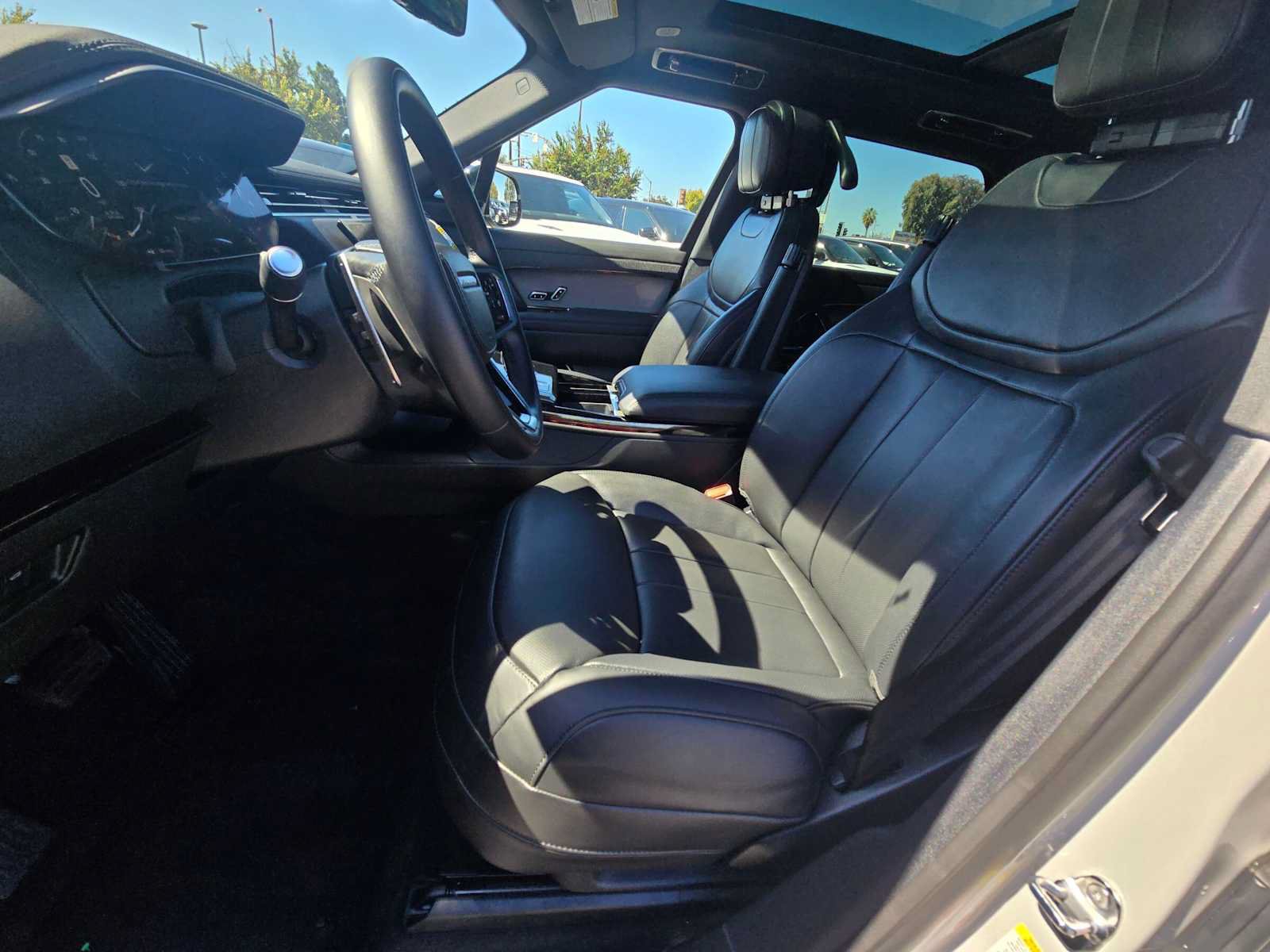 New 2027 Land Rover Range Rover Sport SE AWD/4WD image 24