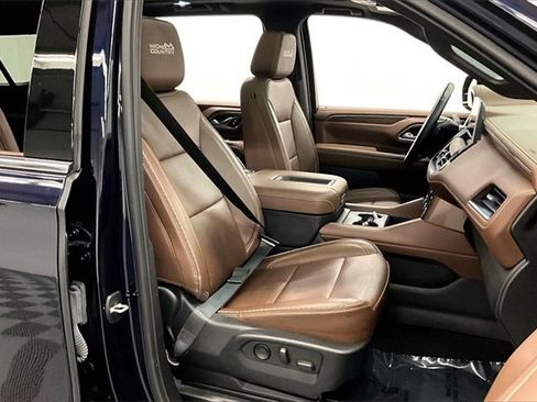 Used 2024 Chevrolet Suburban High Country image 7