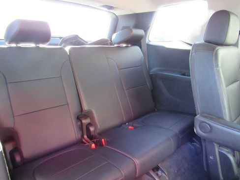 Used 2021 Chevrolet Traverse RS image 27
