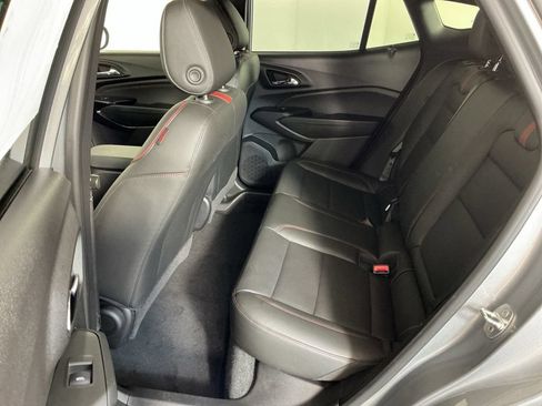Used 2024 Chevrolet Trax RS w/ Sunroof Package FWD image 12