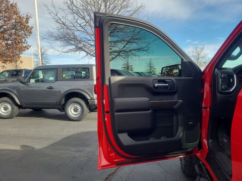 Used 2020 Chevrolet Silverado 1500 LT Trail Boss image 13