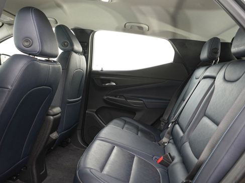 Used 2022 Chevrolet Bolt EUV LT w/ Convenience Package image 17